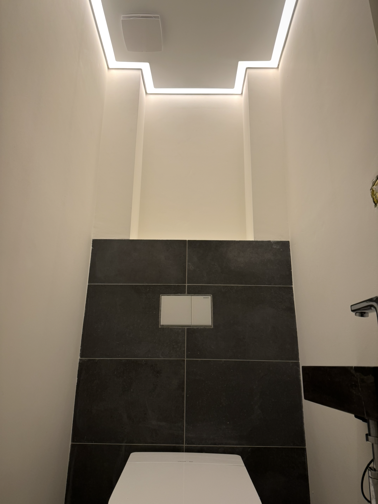 Toiletruimte met sfeerverlichting