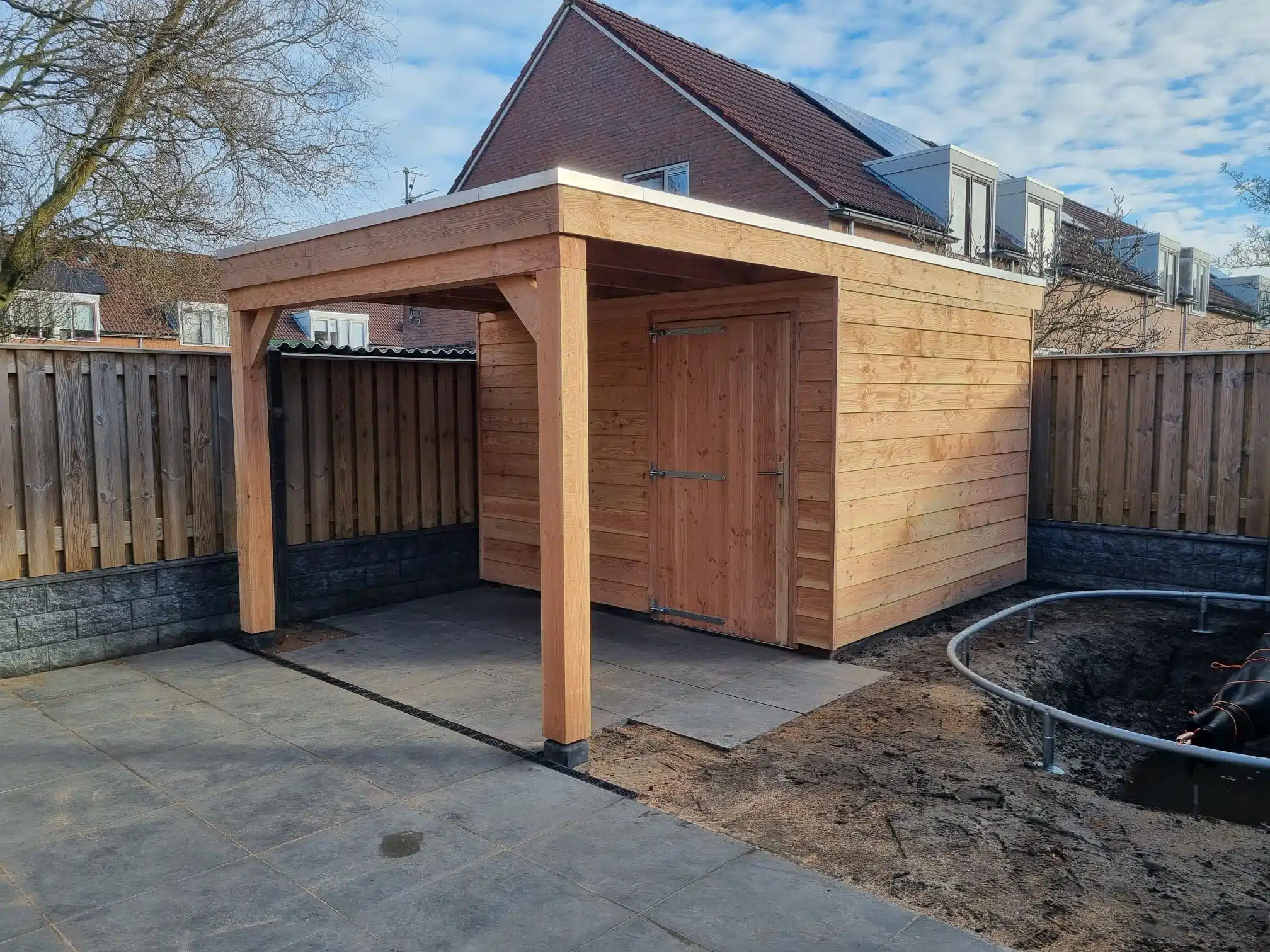 Douglas tuinhuis met overkapping en terras